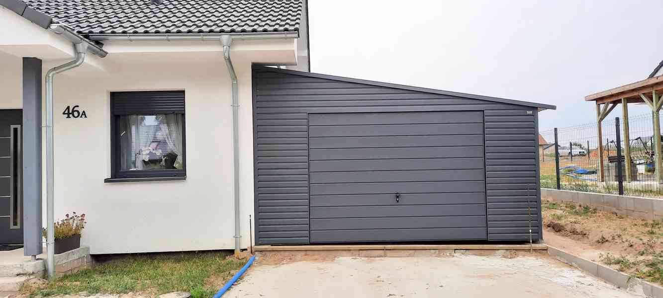 Plechová garáž 5x8m bočni spád výklopná vrata + dveře TS291 - foto 3