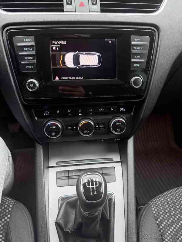 Škoda Octavia 1,6   3 styl plus - foto 10