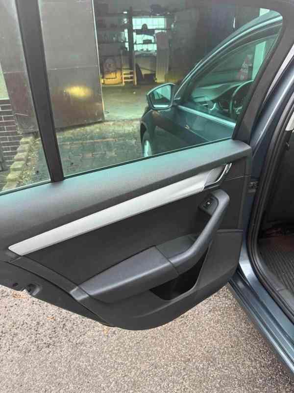 Škoda Octavia 1,6   3 styl plus - foto 5
