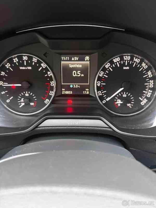 Škoda Octavia 1,6   3 styl plus - foto 12