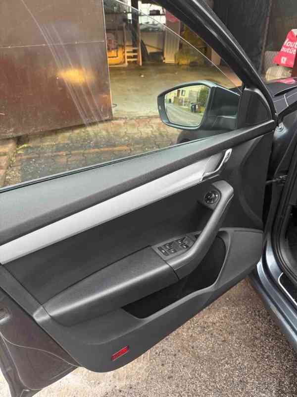 Škoda Octavia 1,6   3 styl plus - foto 4