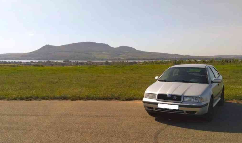 Škoda Octavia 1.6 benzin - foto 1