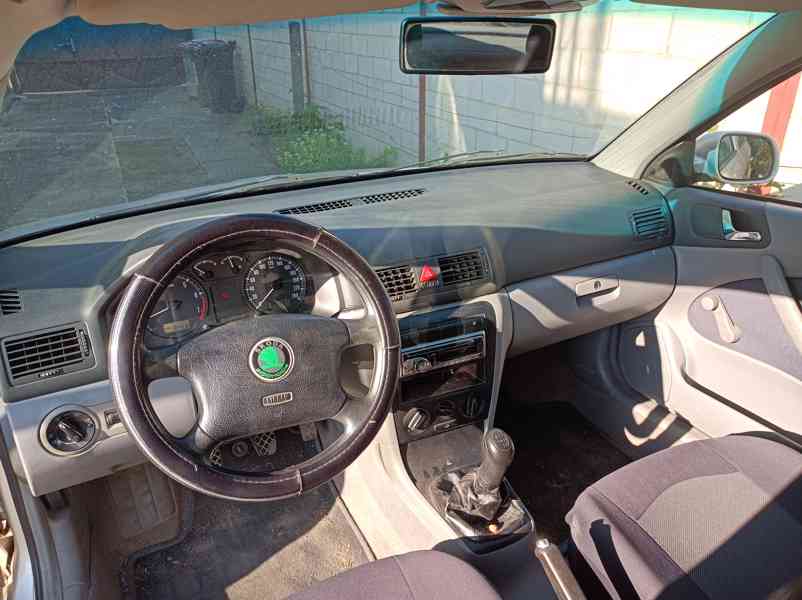 Škoda Octavia 1.6 benzin - foto 4