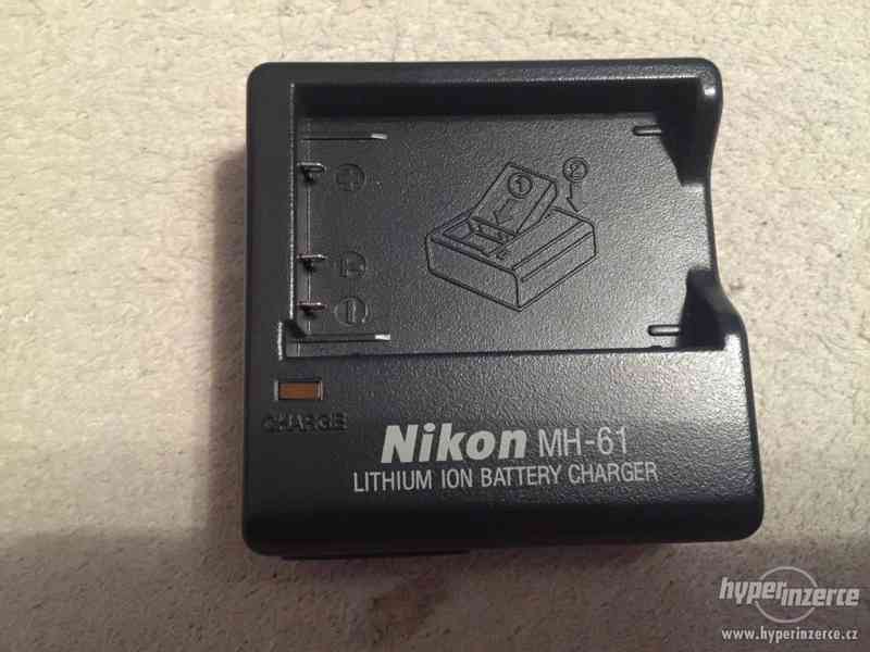 Prodám nabíječku Nikon MH61. - foto 1