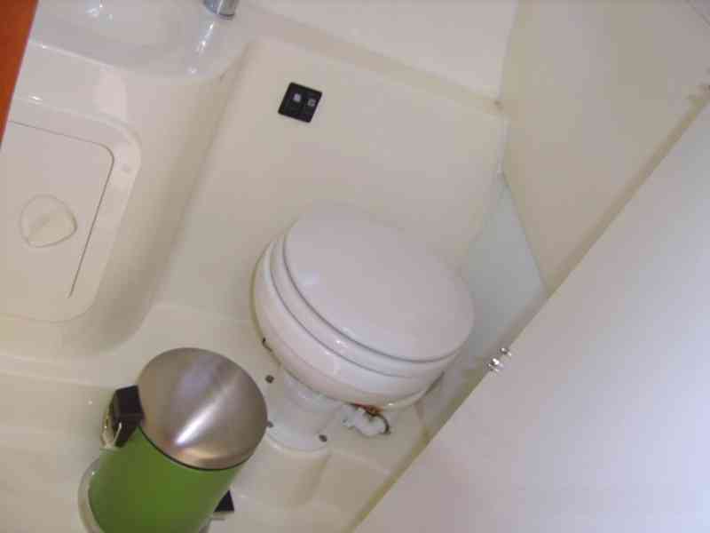 Prodám nová kajutová jachta CABIN 22 / 6,5 metru - foto 11