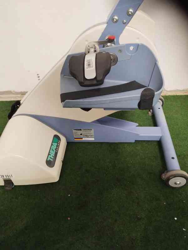 elektrický motomed známé značky Thera Vital pro nohy a ruce  - foto 3