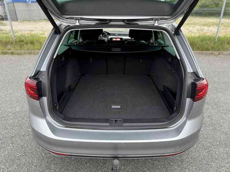 VW Passat Elegance 2.0 TDI DSG | 49000km, LED, tažné, kamera - foto 12
