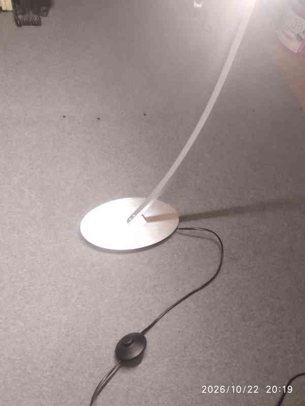 Moderní stojací oblouková LED lampa broušený hliník  - foto 3