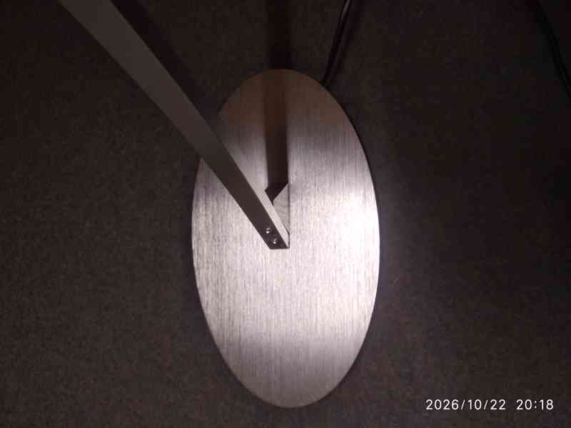 Moderní stojací oblouková LED lampa broušený hliník  - foto 4