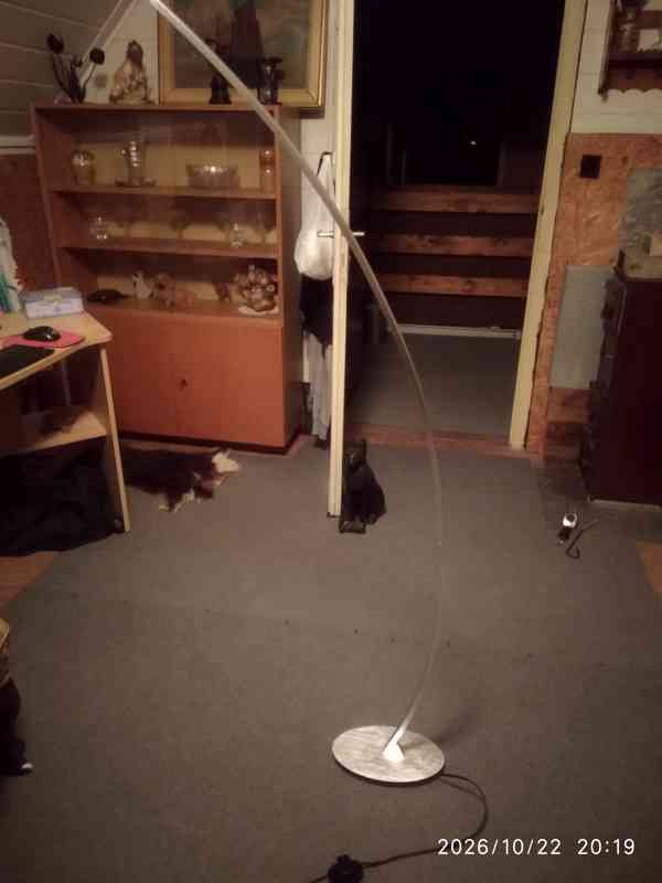 Moderní stojací oblouková LED lampa broušený hliník  - foto 2