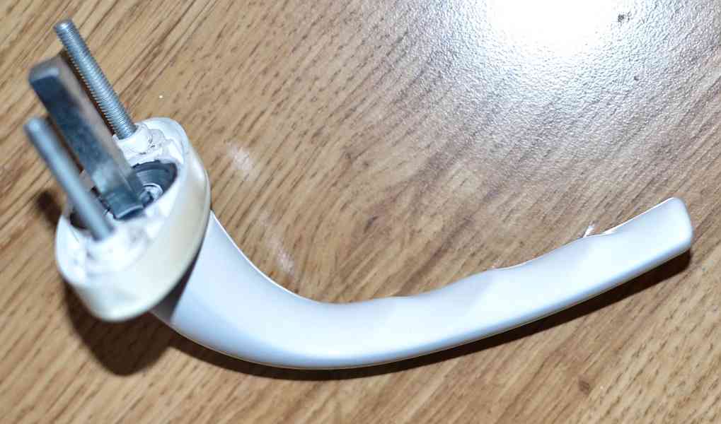 Kliky pro plastová okna a dveře - foto 10