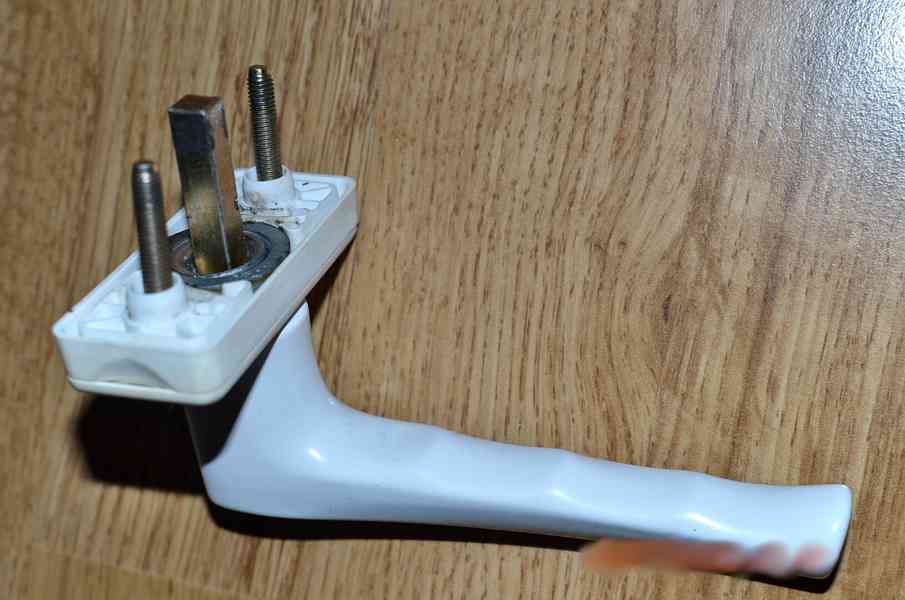 Kliky pro plastová okna a dveře - foto 6