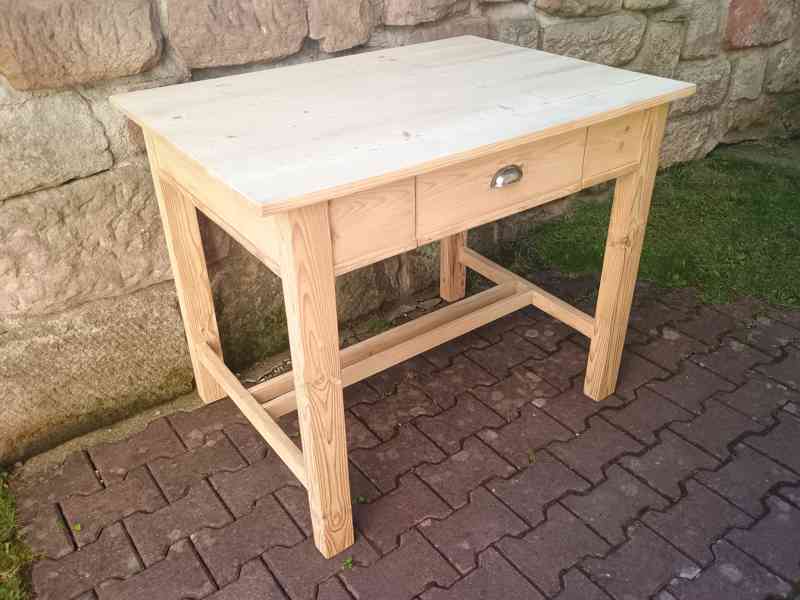 starý stůl s trnoží - foto 2