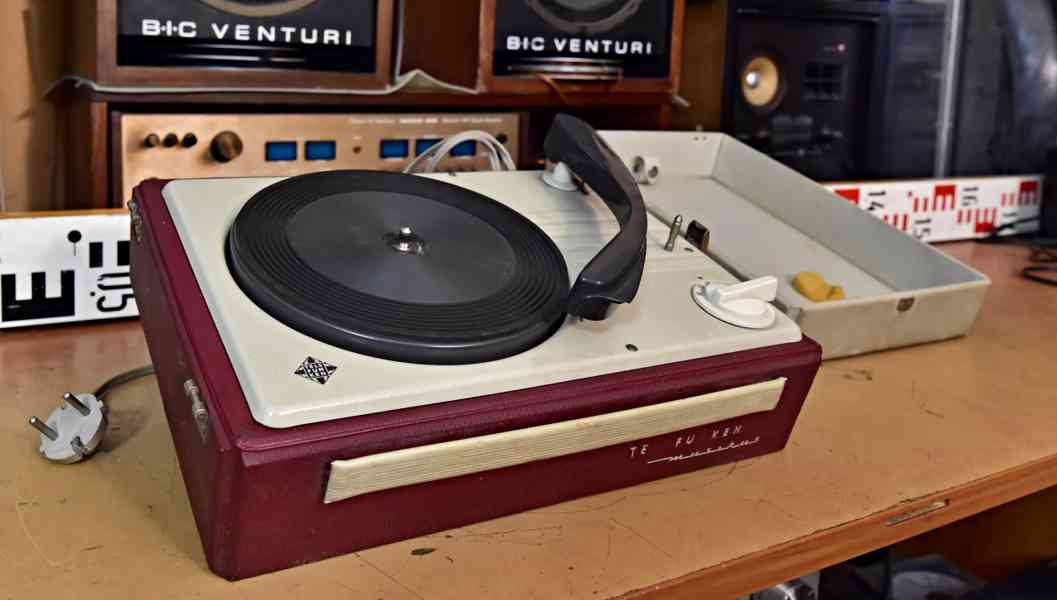 TELEFUNKEN Musikus 105 gramofon pro sběratele