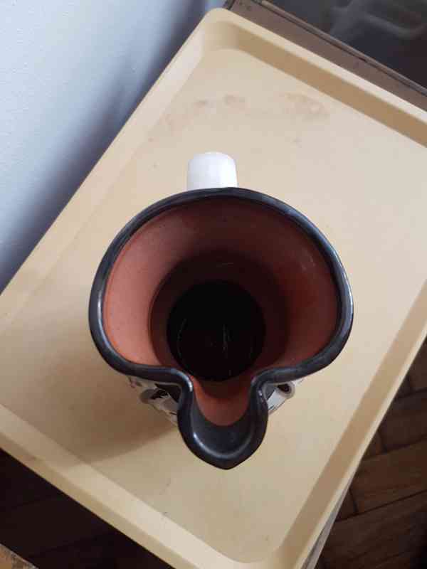 Keramický glazovaný džbánek ve formě husara - foto 3