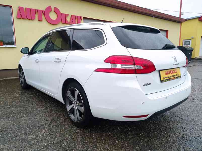 Peugeot 308 1.2i 96kW Navi/Panorama/1Maj - foto 5