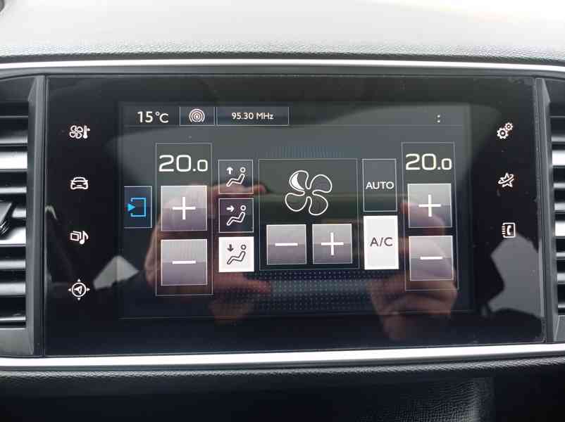 Peugeot 308 1.2i 96kW Navi/Panorama/1Maj - foto 28