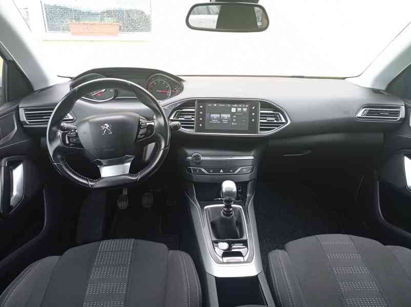 Peugeot 308 1.2i 96kW Navi/Panorama/1Maj - foto 24