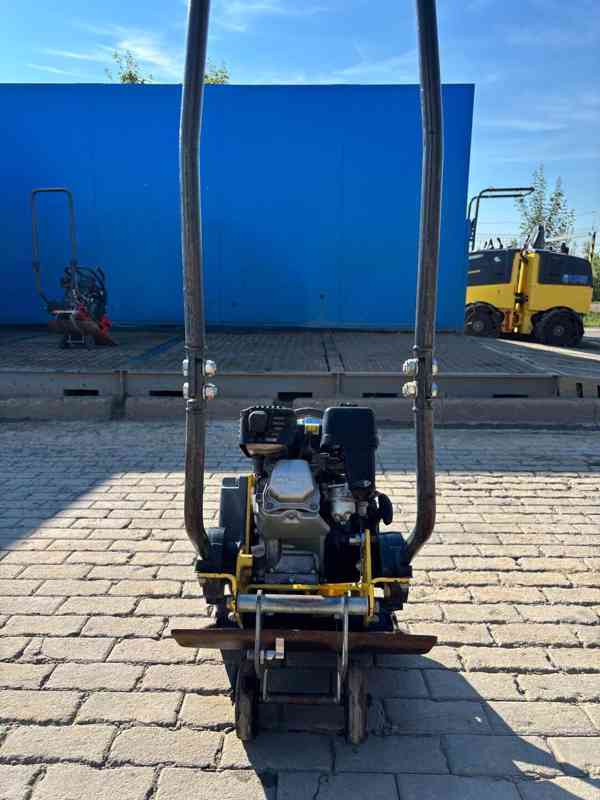 Vibrační deska Bomag BVP 18/45  - foto 4