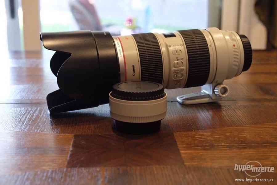 Canon EOS 5D Mark IV s objektivem a bleskem - foto 7