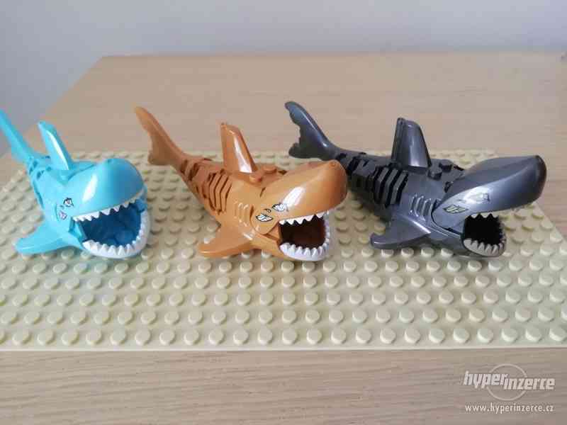 Figurky žraloků 3x (Piráti z Karibiku) - foto 1