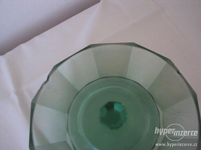 starožitná zelená broušená mísa poklop,4sklenice - foto 3