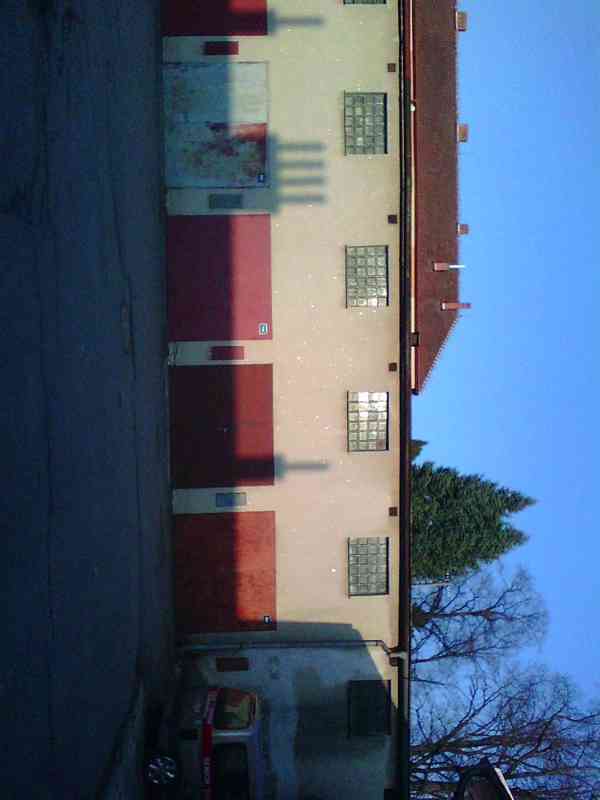 Pronajmu garáž v Blansku na Sadové - foto 3