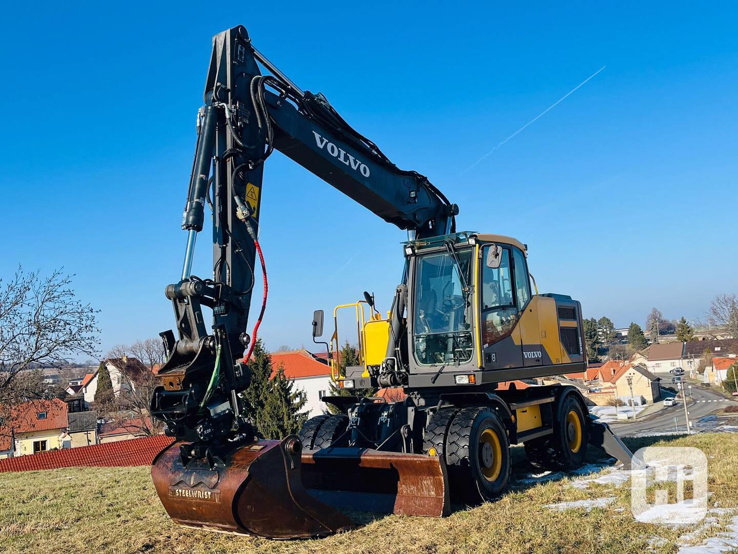 Kolové rypadlo Volvo EW180E (Možnost leasingu) - foto 1