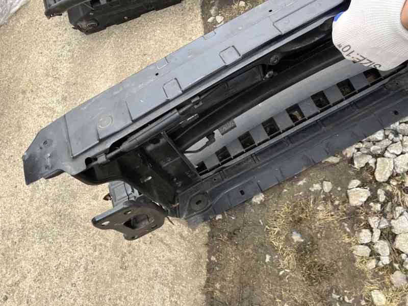 chladicova stena predni vyztuha zamek skoda yeti - foto 13