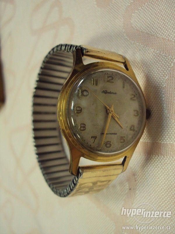 Starožitné pánské hodinky ruské vypadají jako zlaté - foto 1