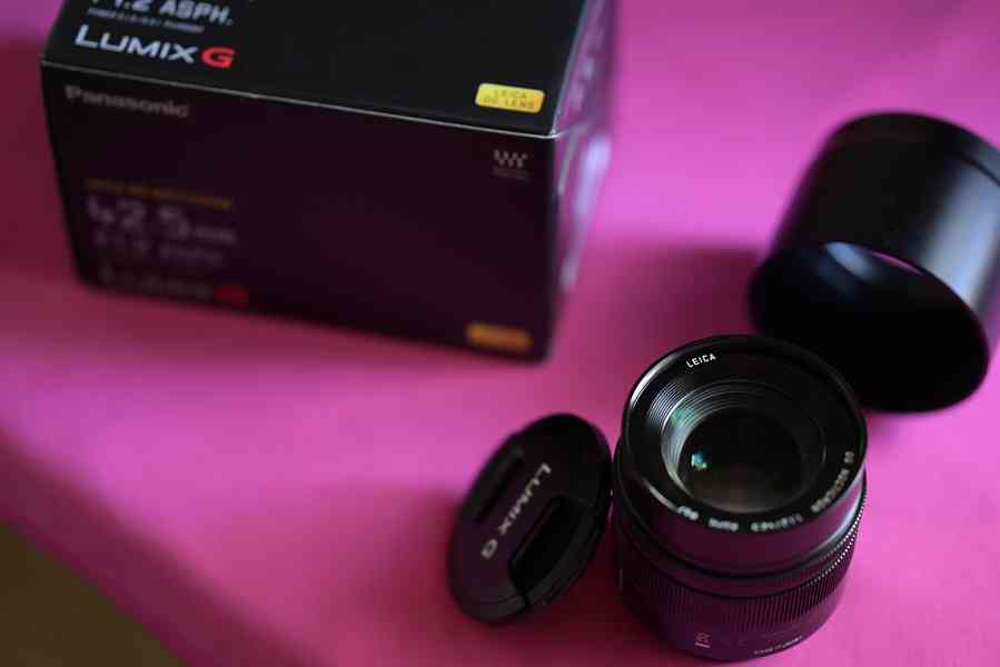 Objektiv Panasonic Leica DG Nocticron 42,5 mm f/1,2 ASPH. Po - foto 4