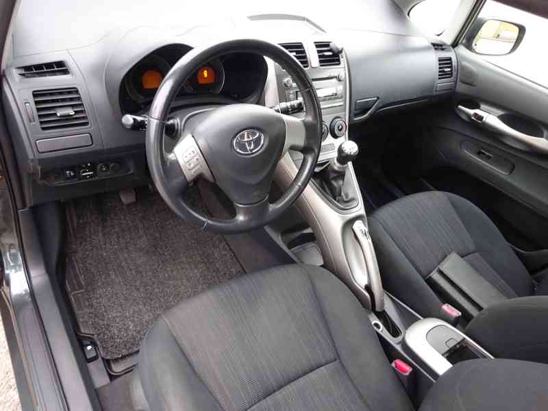 Toyota Auris 1.6 VVTi r.v.2007 (91 kw) Koupeno v ČR - foto 5