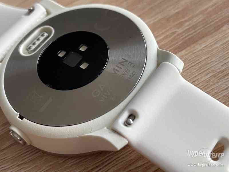 garmin vivoactive 3 white with silver