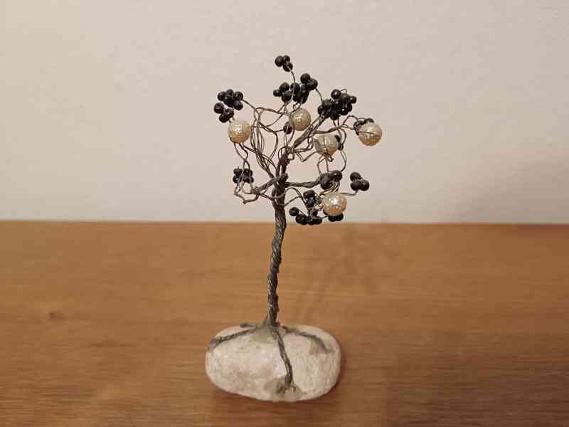 Dva stromečky a váza - foto 2