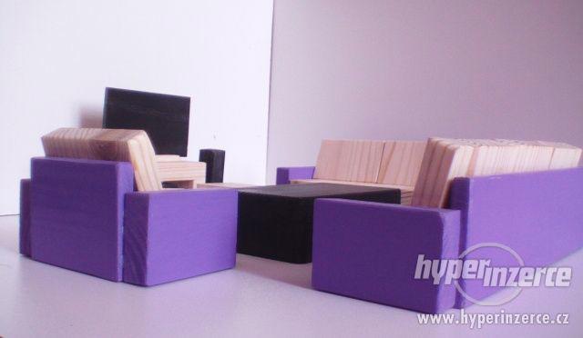 NOVÉ ZBOŽÍ Dřevěný nábytek pro panenky obývák - foto 2