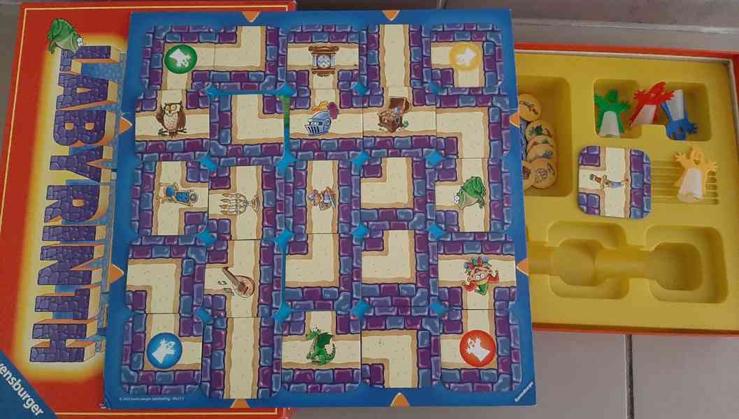 Společenské hry pro celou rodinu. Různé druhy. Velký výběr - foto 9