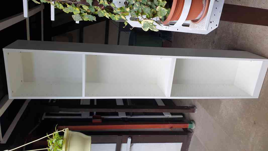 Prodám novou dvojdílnou koupelnovou skříňku. 198×35×30cm hl. - foto 2