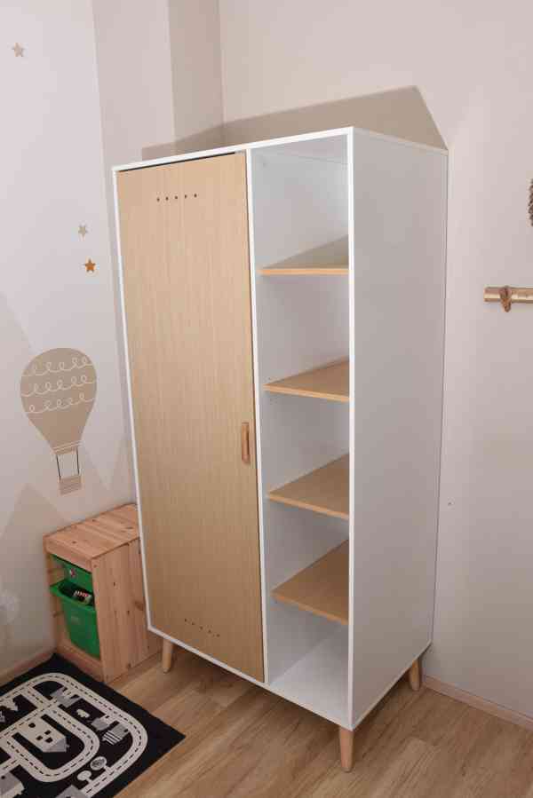 Dětská šatní skříň POPPY - bílá, skandinávský styl, Mobelix - foto 3