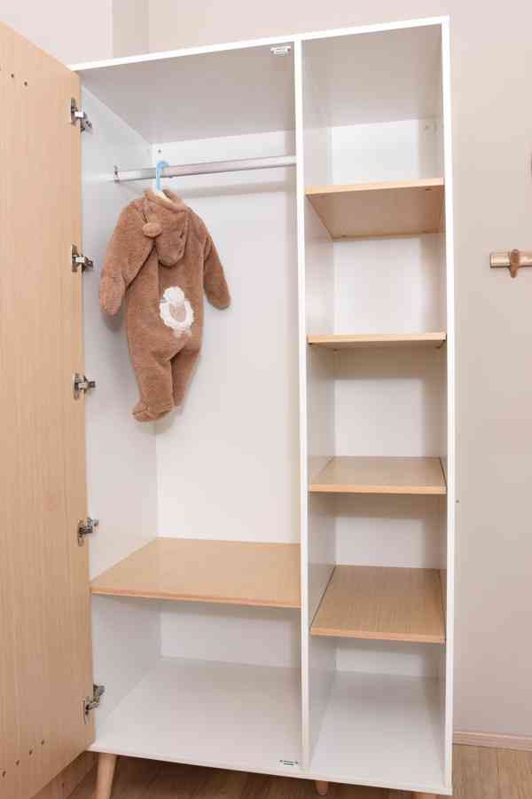 Dětská šatní skříň POPPY - bílá, skandinávský styl, Mobelix - foto 5