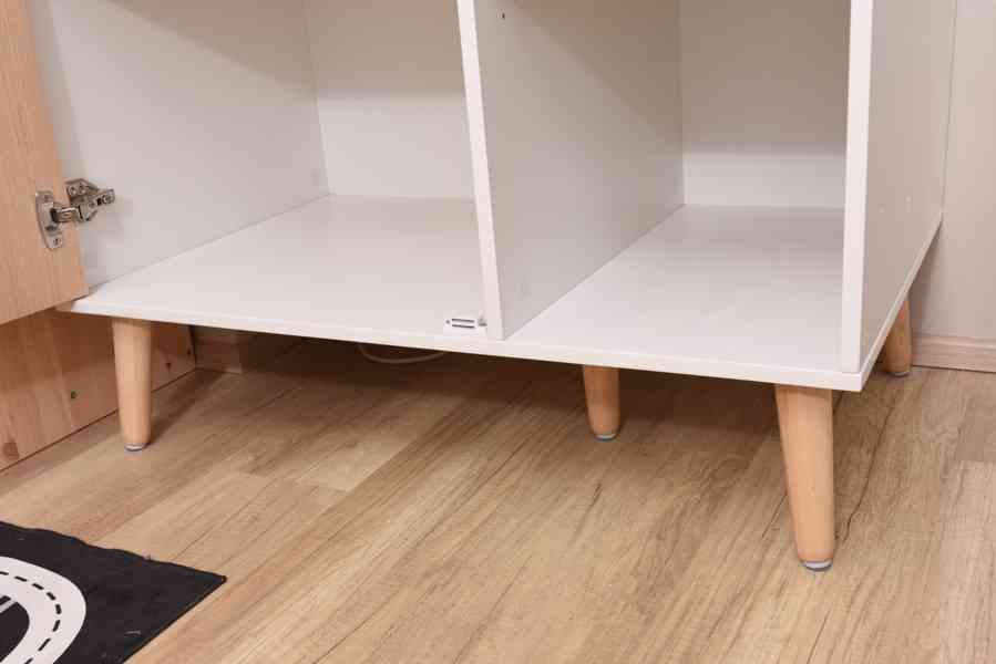 Dětská šatní skříň POPPY - bílá, skandinávský styl, Mobelix - foto 9