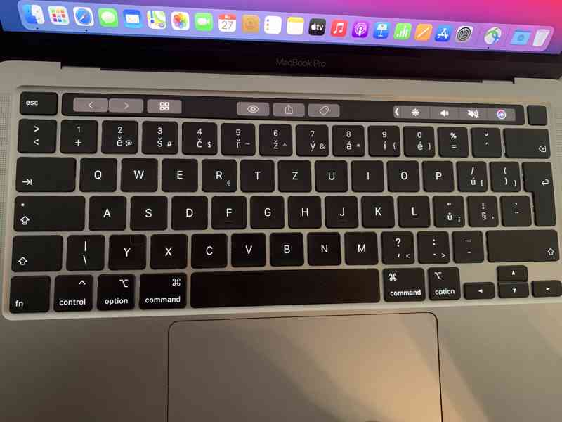 Macbook Pro touch bar 2020 - foto 3