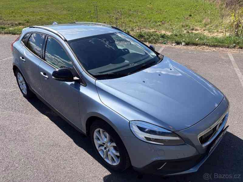 Volvo V40 2,0   D3 110kW AT Nez. Top. - foto 7