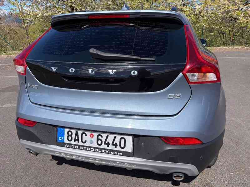 Volvo V40 2,0   D3 110kW AT Nez. Top. - foto 5