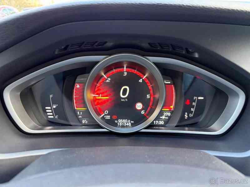 Volvo V40 2,0   D3 110kW AT Nez. Top. - foto 16