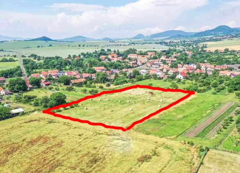 Pronajmu zahradu v Podsedicích s výhledem na České středo. - foto 2