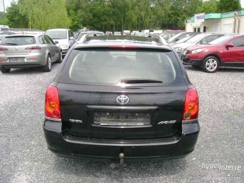 Toyota Avensis Kombi 1.8 Executive - foto 2