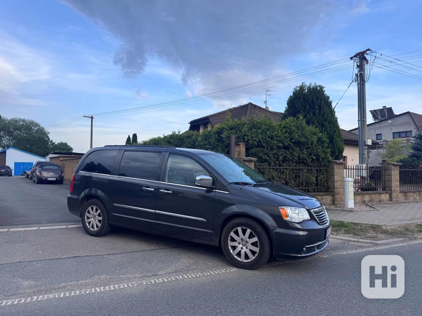 Chrysler Town Country 3,6 LPG Limited DVD 2012 - foto 1