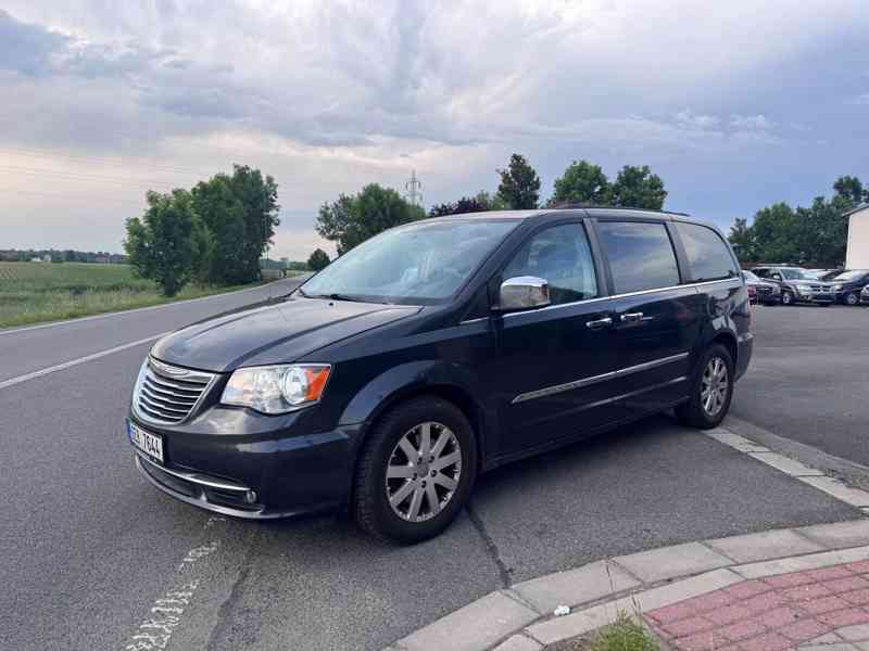 Chrysler Town Country 3,6 LPG Limited DVD 2012 - foto 2