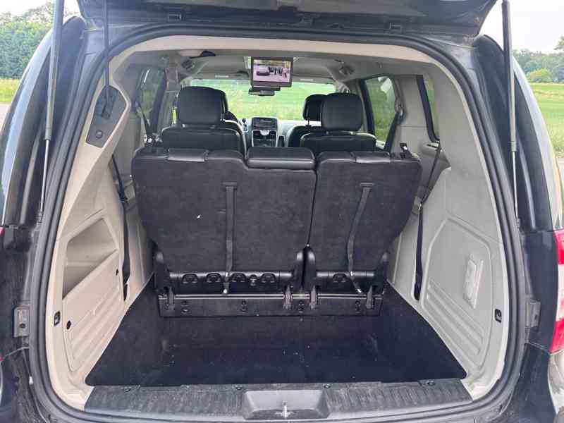 Chrysler Town Country 3,6 LPG Limited DVD 2012 - foto 5