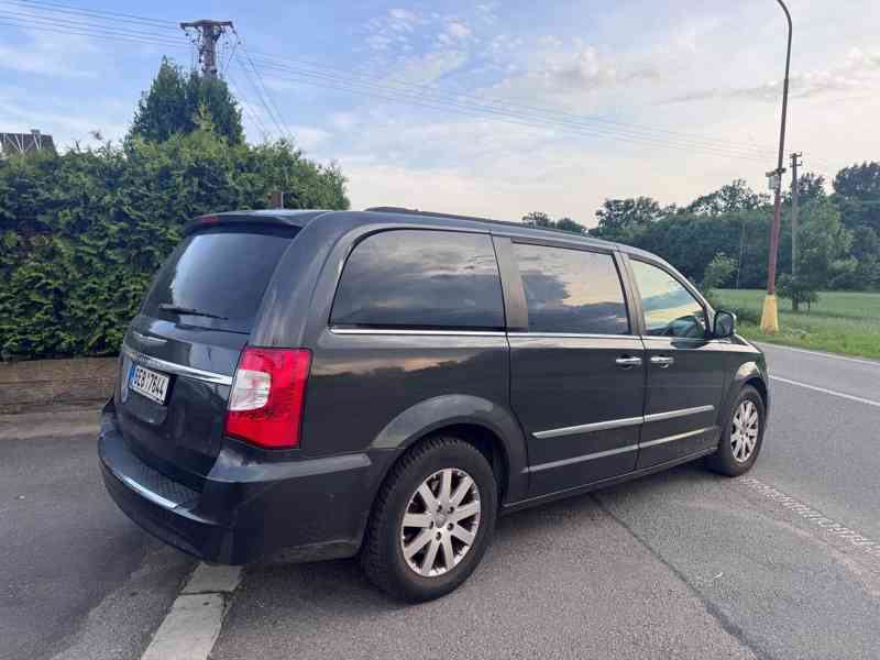 Chrysler Town Country 3,6 LPG Limited DVD 2012 - foto 4